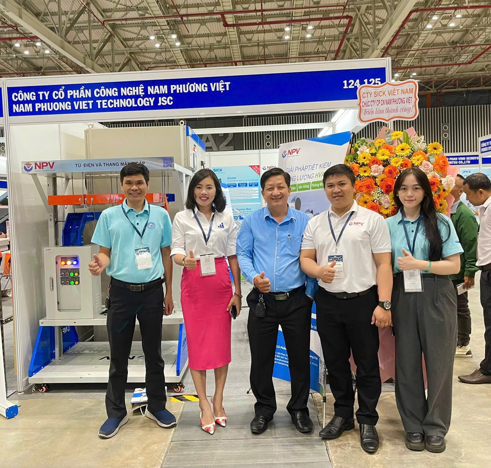 Khu trưng bày tủ điện thang máng cáp